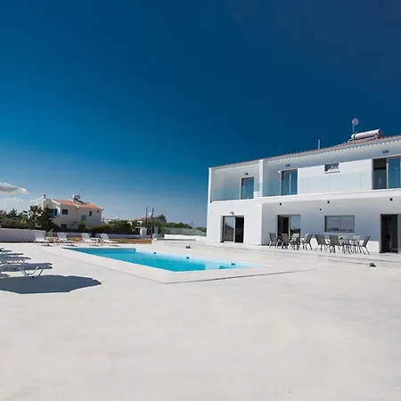 Ioanni Chrysos - Luxury And New 6 Bedroom - Beautiful Sea Views Protaras