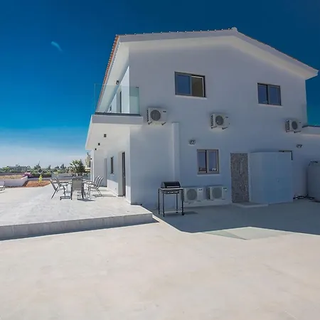 Ioanni Chrysos - Luxury And New 6 Bedroom - Beautiful Sea Views Protaras