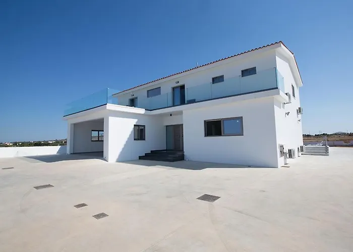 Villa Ioanni Chrysos - Luxury&new 6 Bedroom - Beautiful Sea Views Protaras