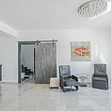 Villa Ioanni Chrysos - Luxury And New 6 Bedroom - Beautiful Sea Views *