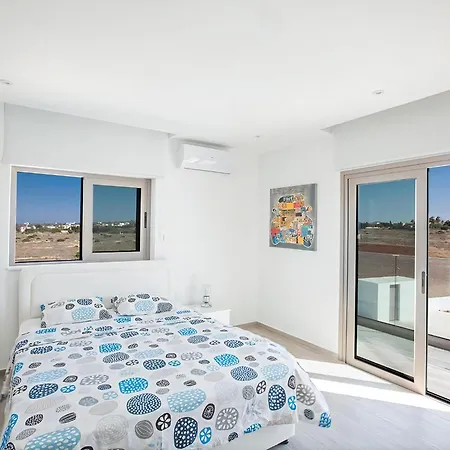 Ioanni Chrysos - Luxury And New 6 Bedroom - Beautiful Sea Views Villa Protaras
