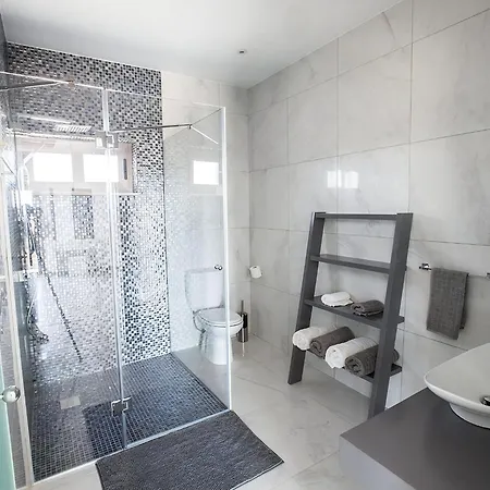 Ioanni Chrysos - Luxury And New 6 Bedroom - Beautiful Sea Views Villa
