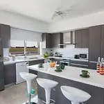 Ioanni Chrysos - Luxury And New 6 Bedroom Villa *