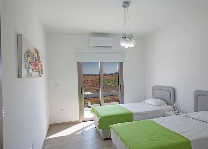 Ioanni Chrysos - Luxury And New 6 Bedroom Villa Protaras