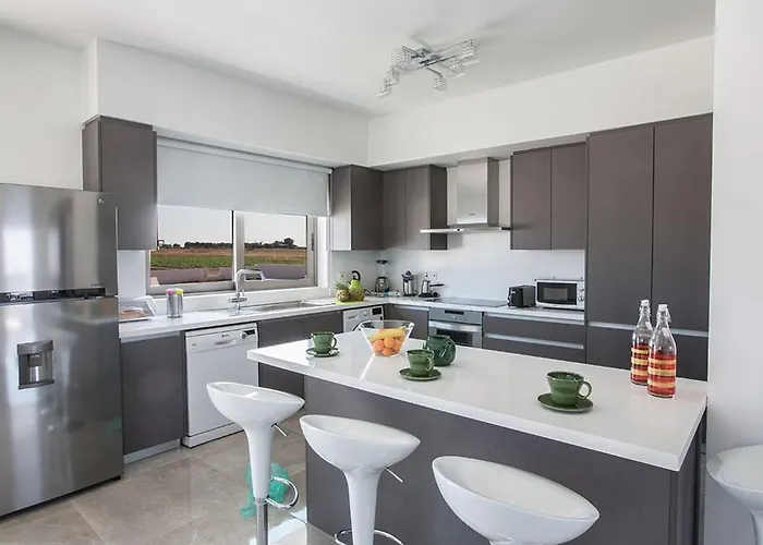 Ioanni Chrysos - Luxury And New 6 Bedroom Villa *