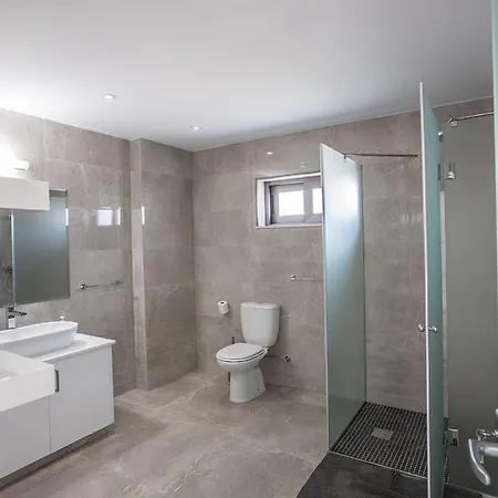 Ioanni Chrysos - Luxury And New 6 Bedroom Vila *